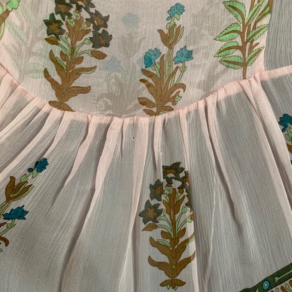 Flowy Chiffon Top - Picture 4 of 5